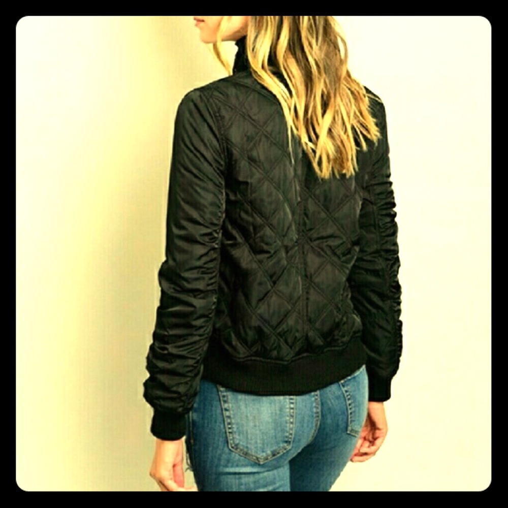 The TOM CRUISE Story - Bomber style in Top Gun