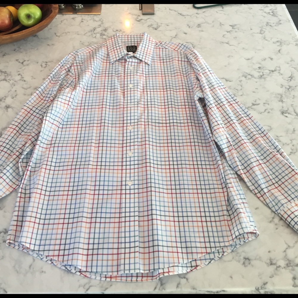 Jos A Bank Traveler's Collection Tailored fit