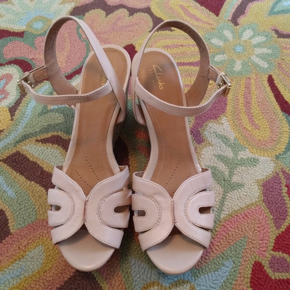 NEW Artisan heels by Clarks