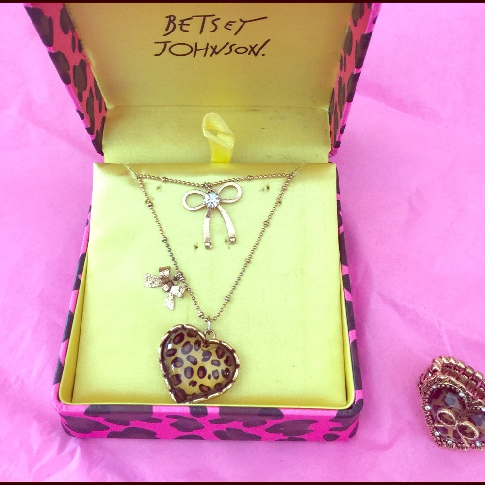 🔥Final price drop🔥Betsey Johnson leopard set