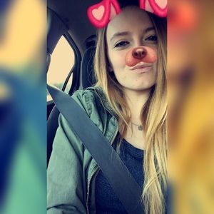 Meet your Posher, Courtney