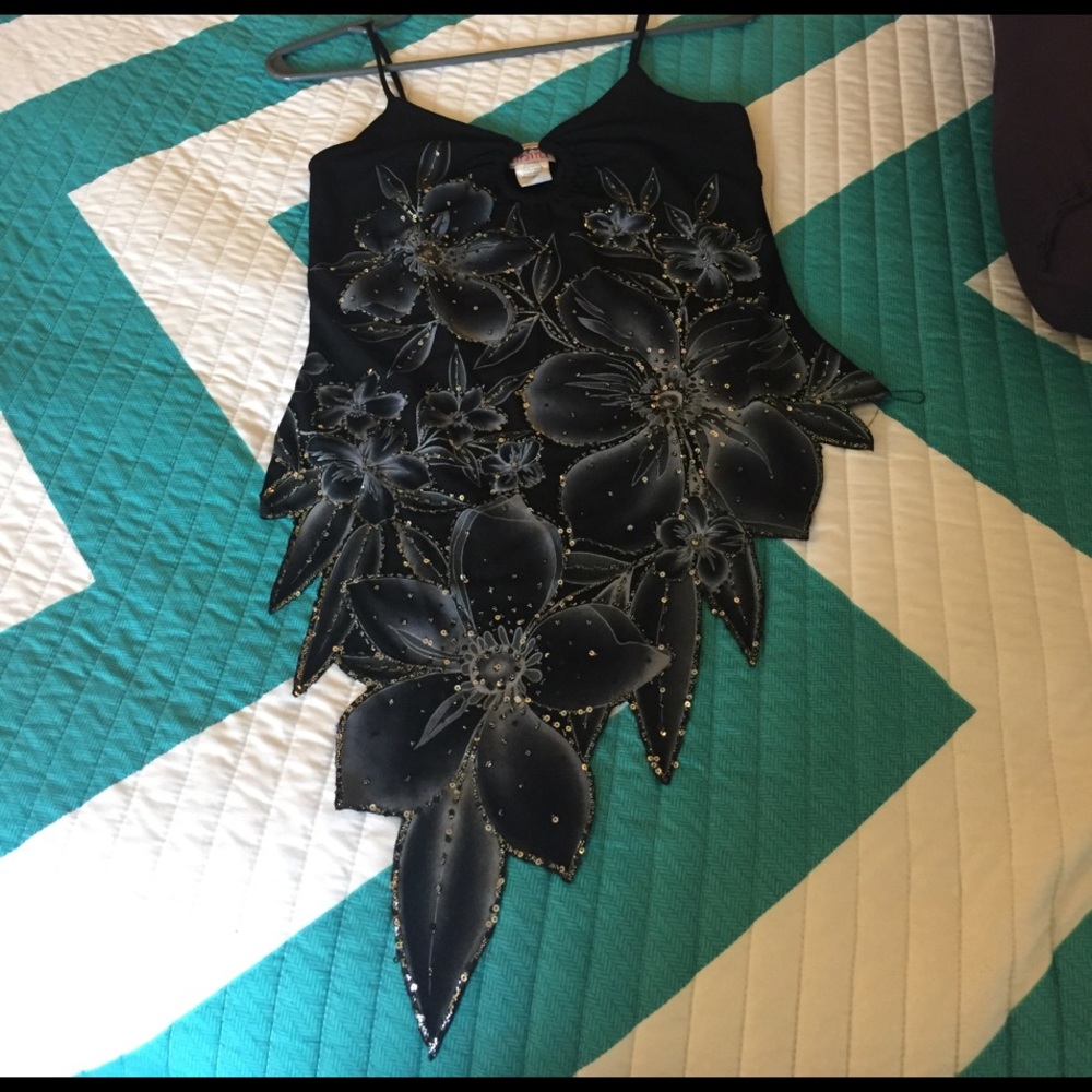 Black weekend tank top 💄