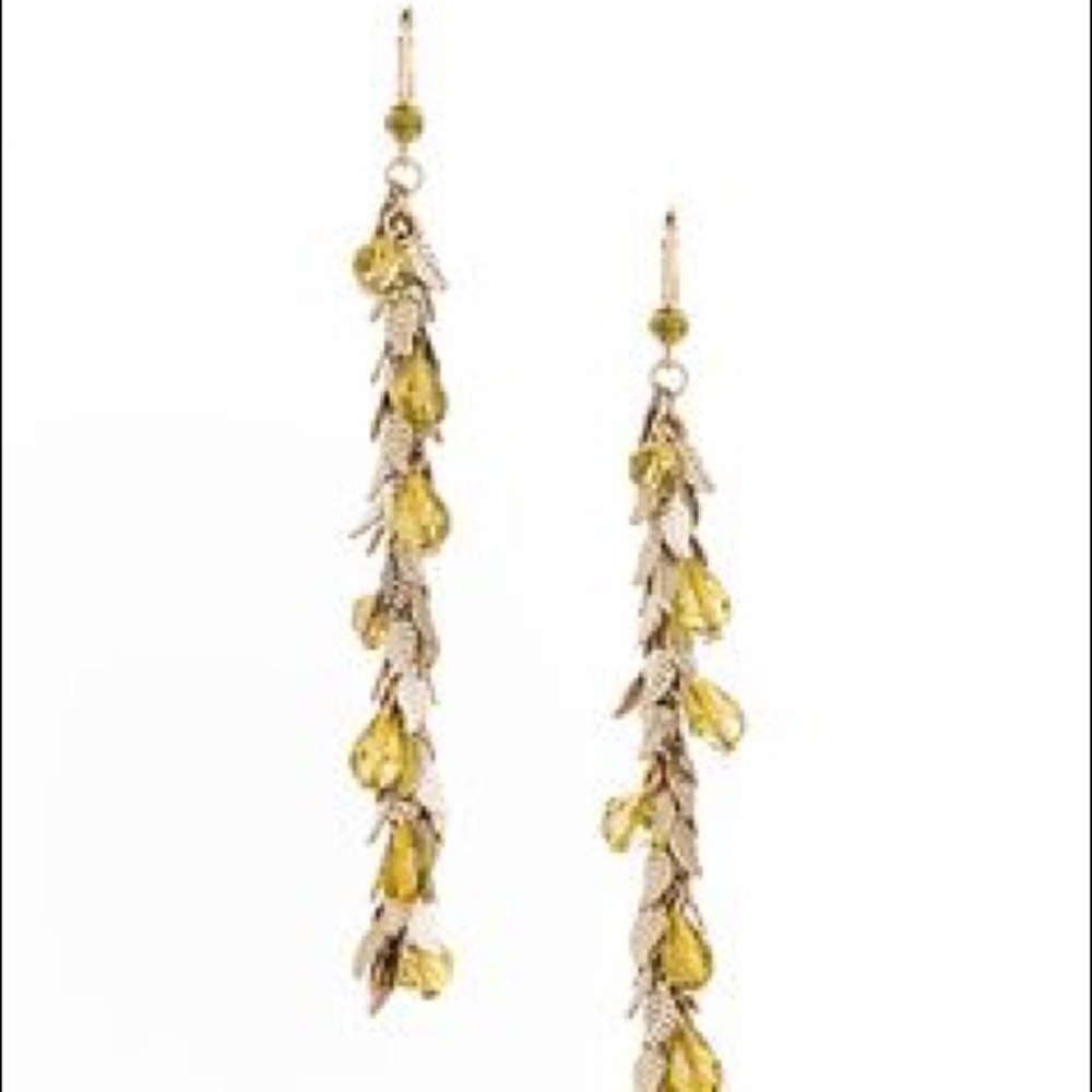 Host Pick - English Ivy earrings - new