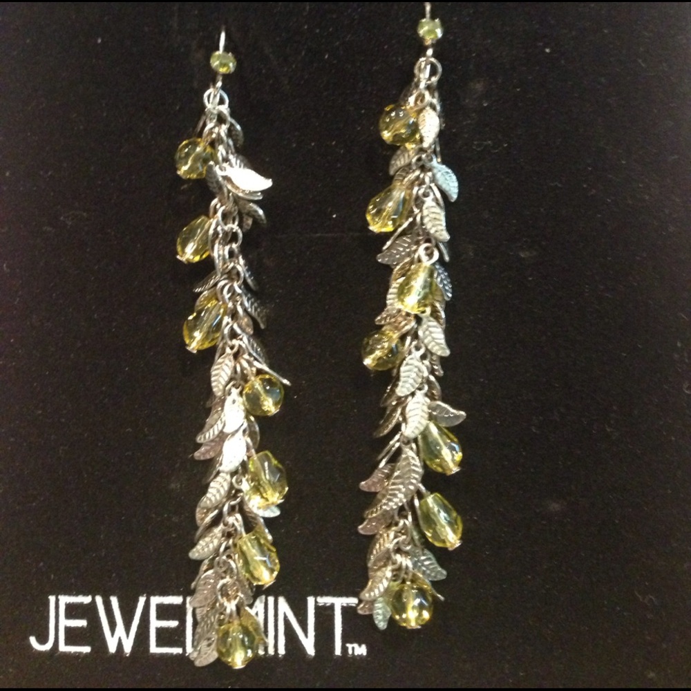 Host Pick - English Ivy earrings - new - Picture 2 of 4