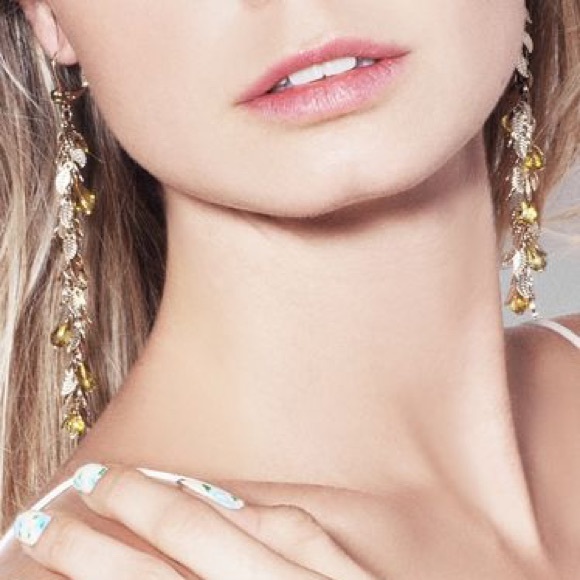 Host Pick - English Ivy earrings - new - Picture 3 of 4