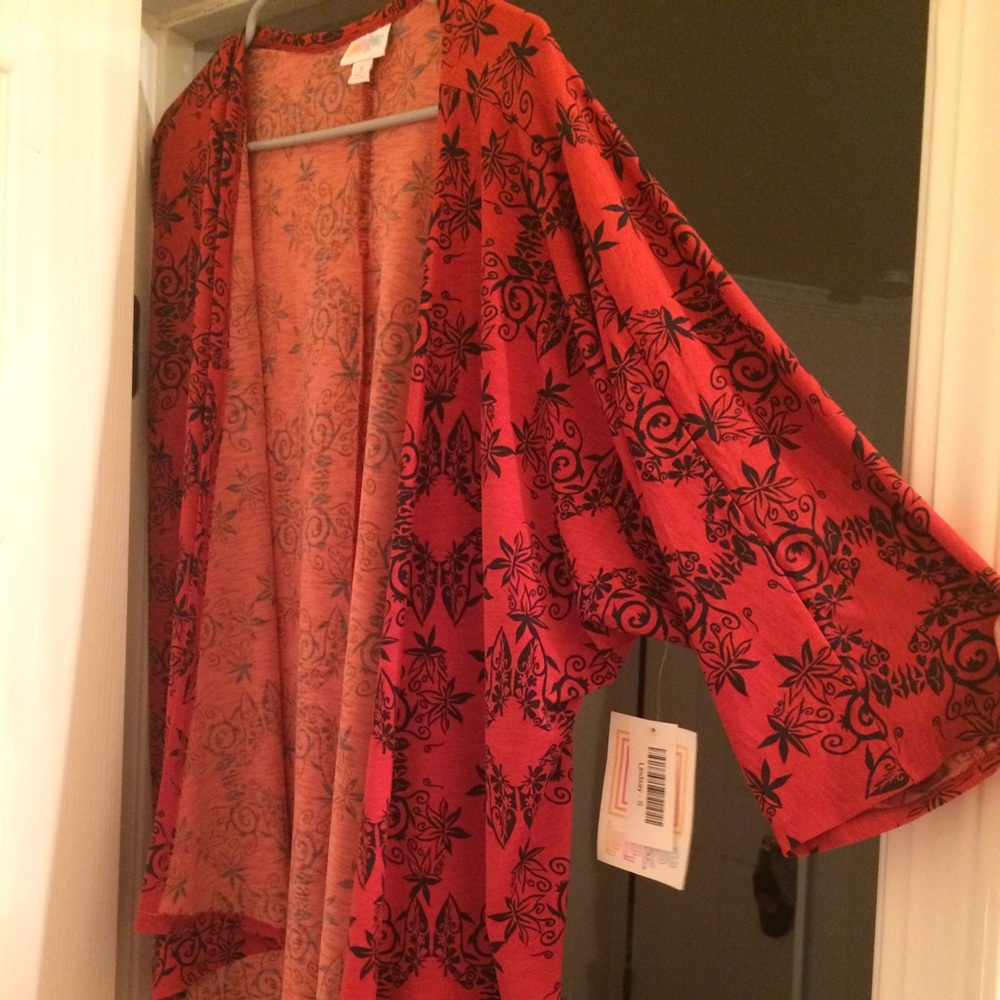 Brand New With Tags Lularoe Lindsay never worn!