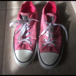 pink converse
