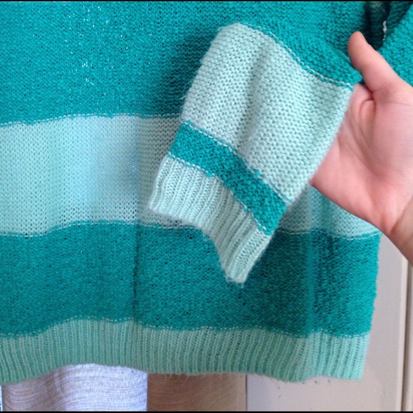 Lauren Conrad beach/lounge sweater! - Picture 4 of 4