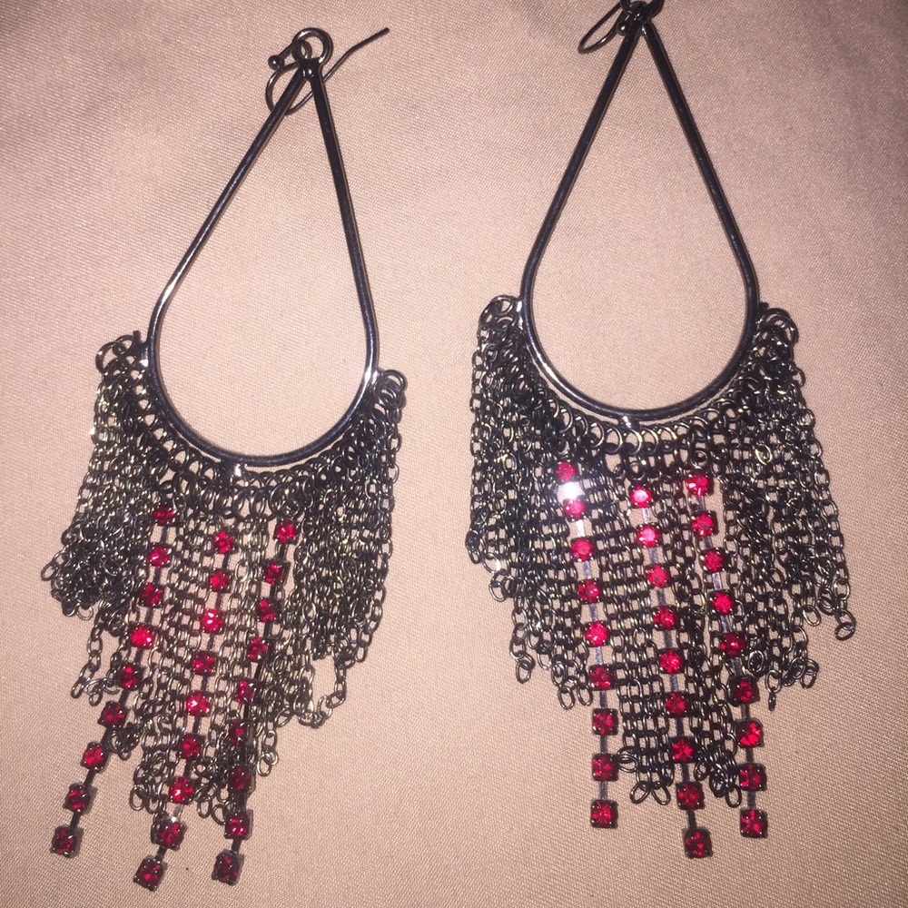 Chandelier earrings