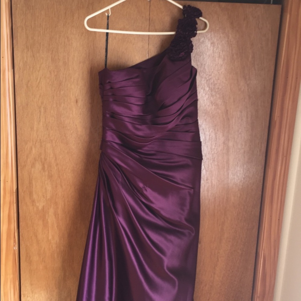 One shoulder dress!