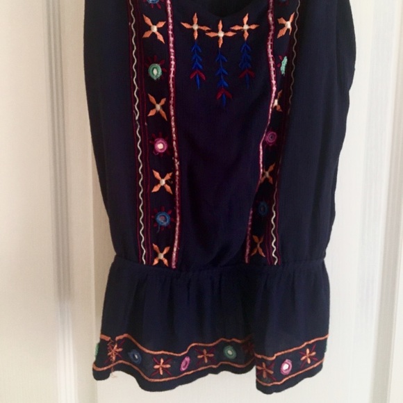 Top - Picture 2 of 3