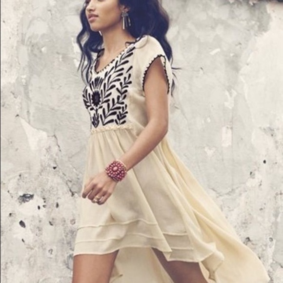 Free People Dresses & Skirts - Free People embroidered high low dress
