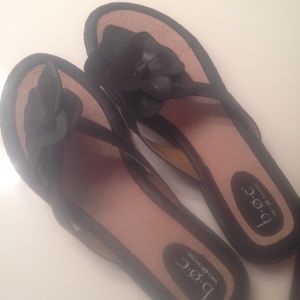 Born sandals