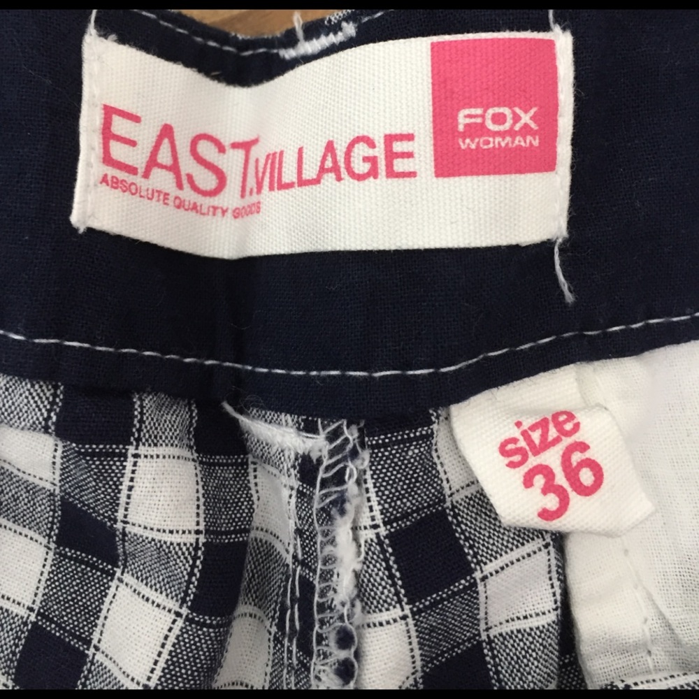Gingham Short Shorts - Picture 3 of 4