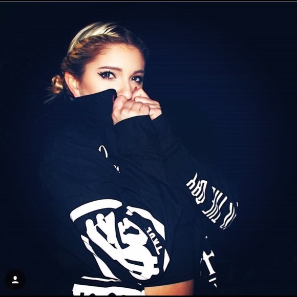 Meet your Posher SG - Picture 2 of 4