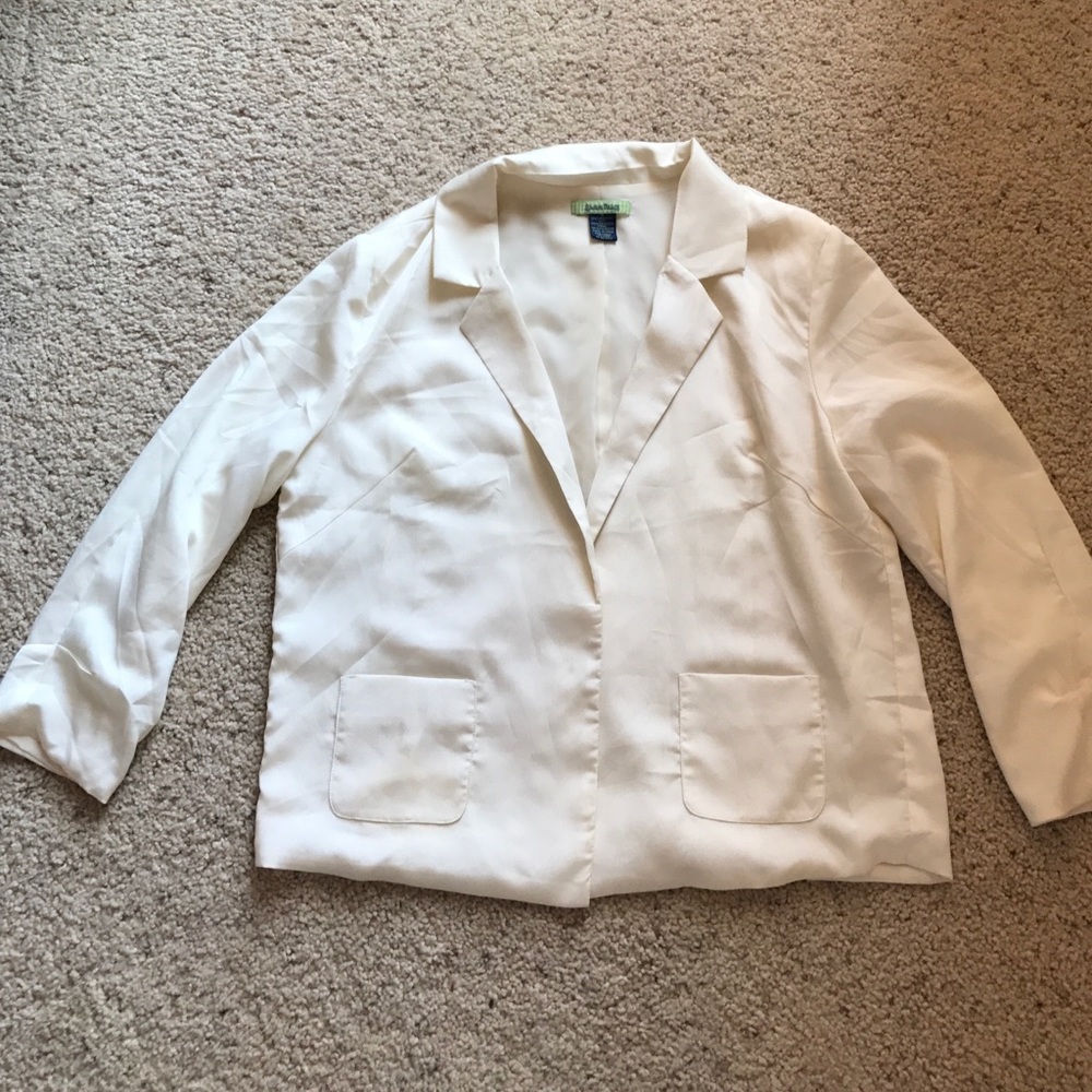 Cream 3/4 sleeve light Jacket