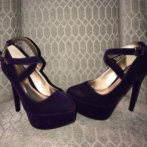 Beautiful Qupid heels 👠 velvet eggplant purple ❤