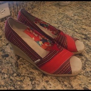 Toms wedge shoes