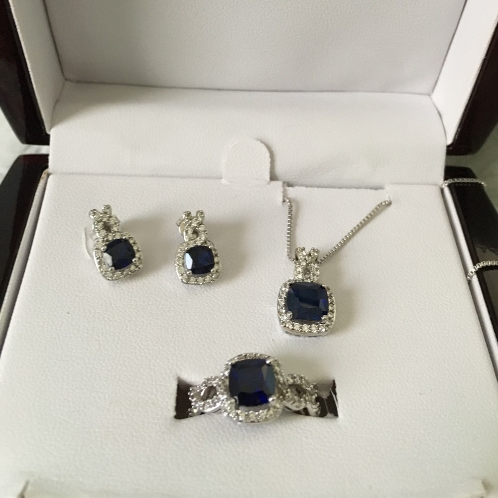 REAL SILVER NECKLACE, EARRINGS, AND RING SET!