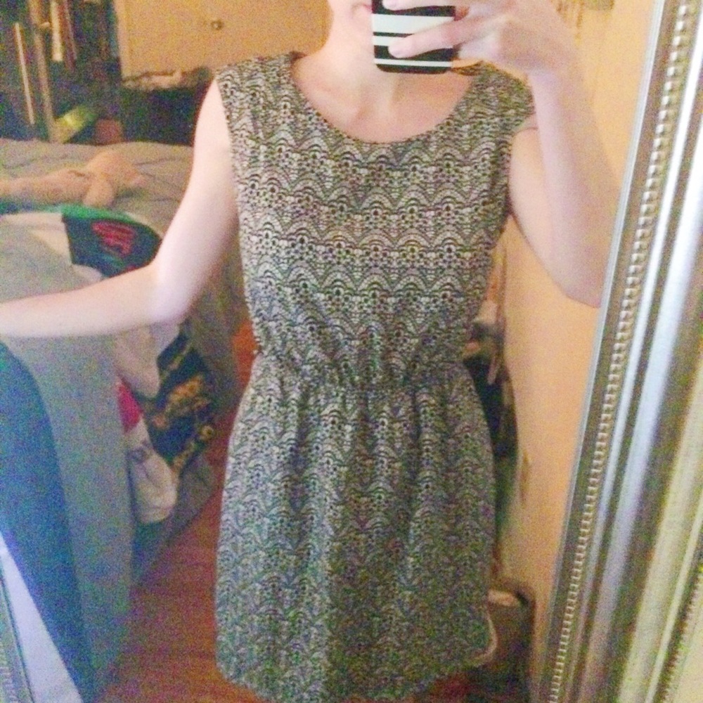 B/w dress w pockets