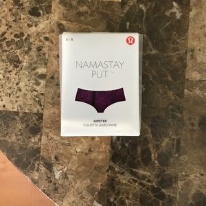 NWT Lululemon Namastay Put Hipster