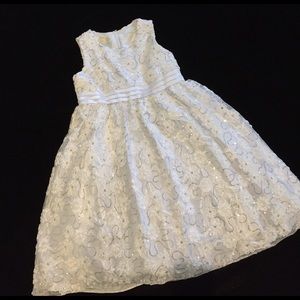Beautiful White Communion/Flower Girl Dress