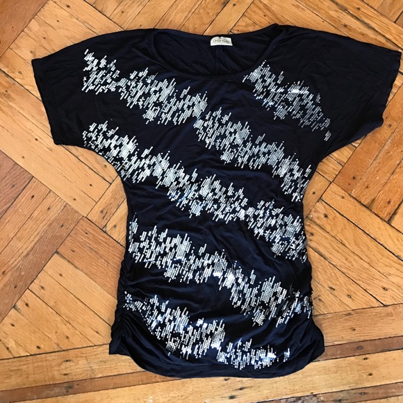 Fun black and silver shirt - Picture 2 of 2