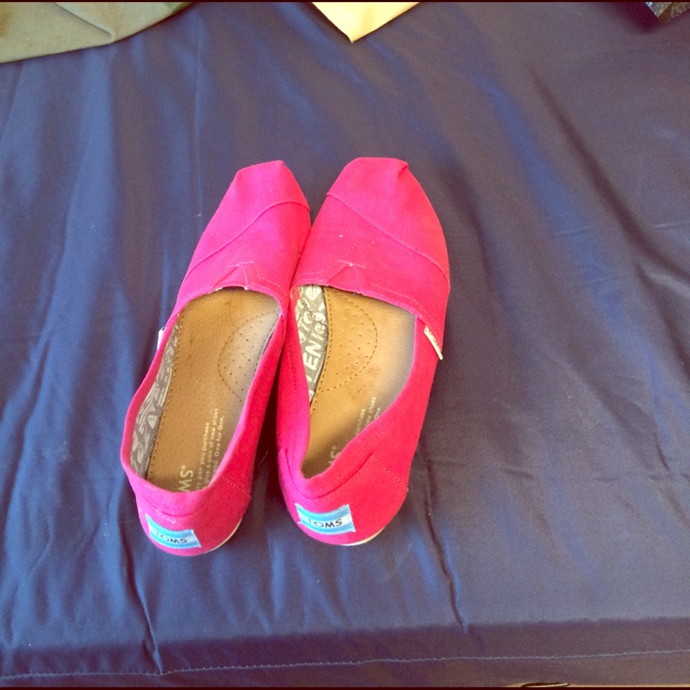 Pink toms