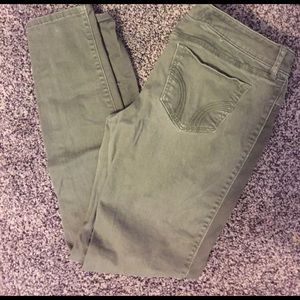 Olive green hollister skinnies! I LOWEST Drop