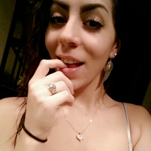 Meet your Posher, Jessica - Picture 1 of 1