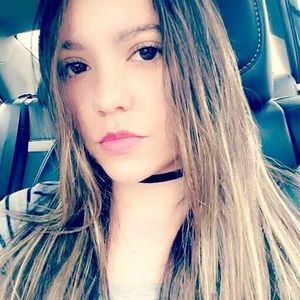 Meet your Posher, Roxana