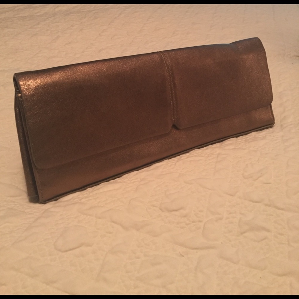 Bronze clutch