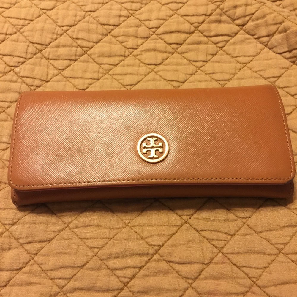 Tory Burch wallet.