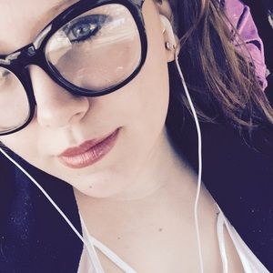 Meet your Posher, Haley