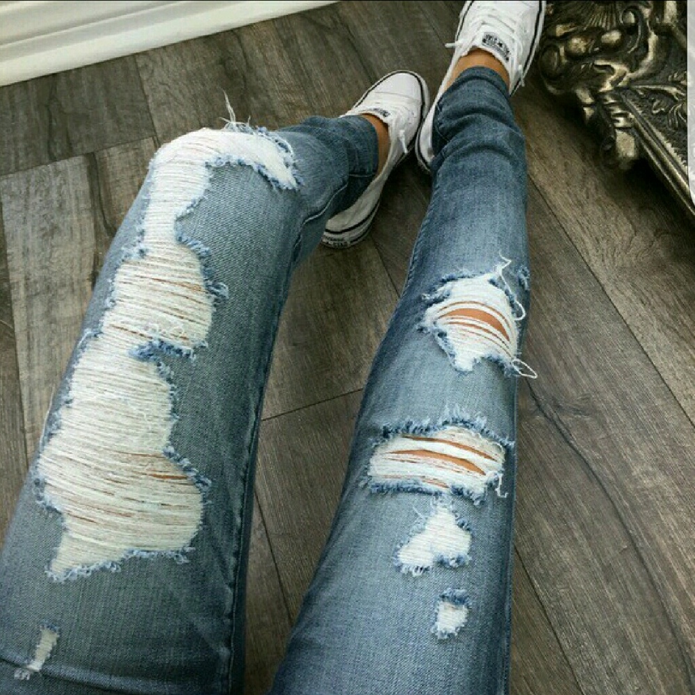 Re Posh Mid rise destroyed skinnies