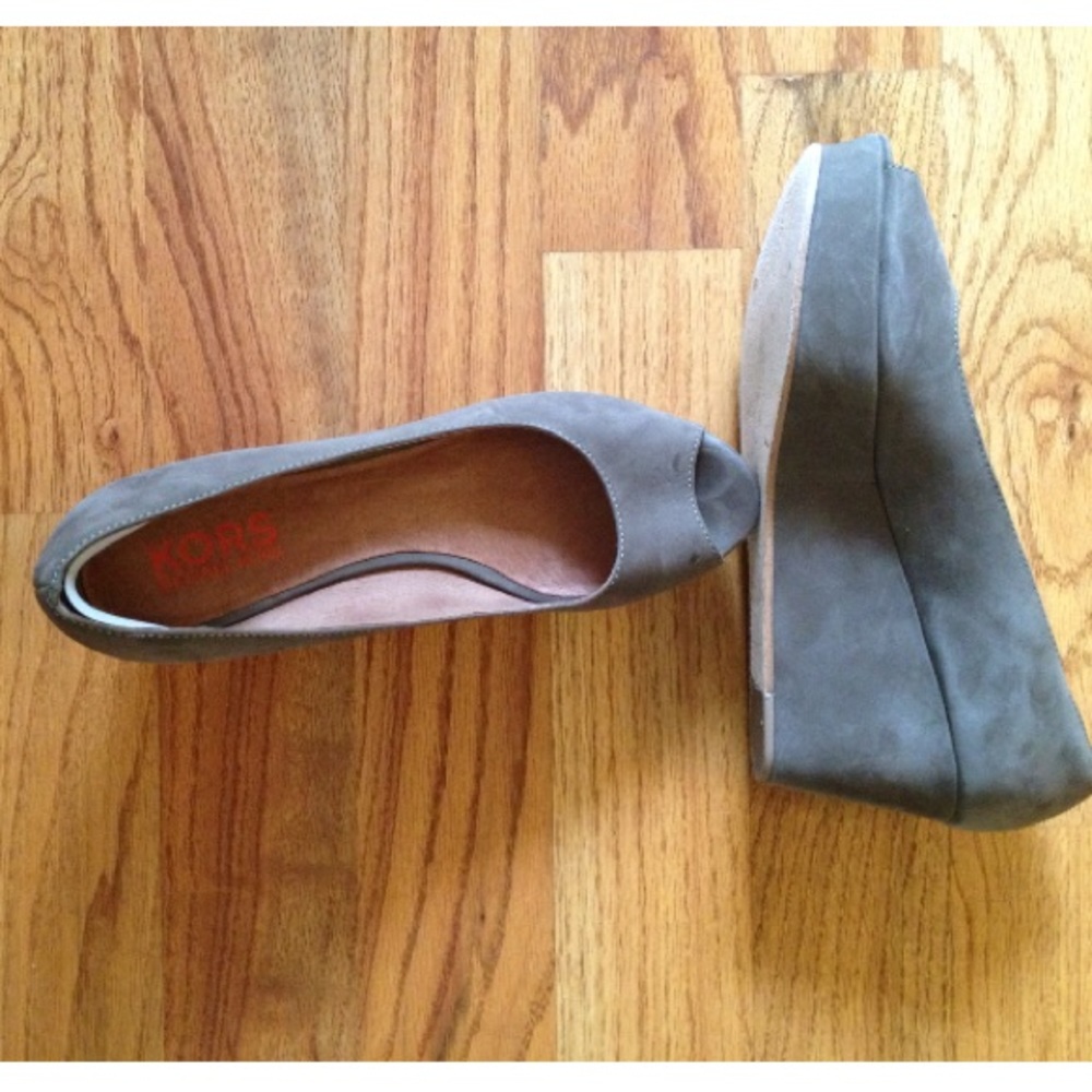 Michael Kors wedge 8.5