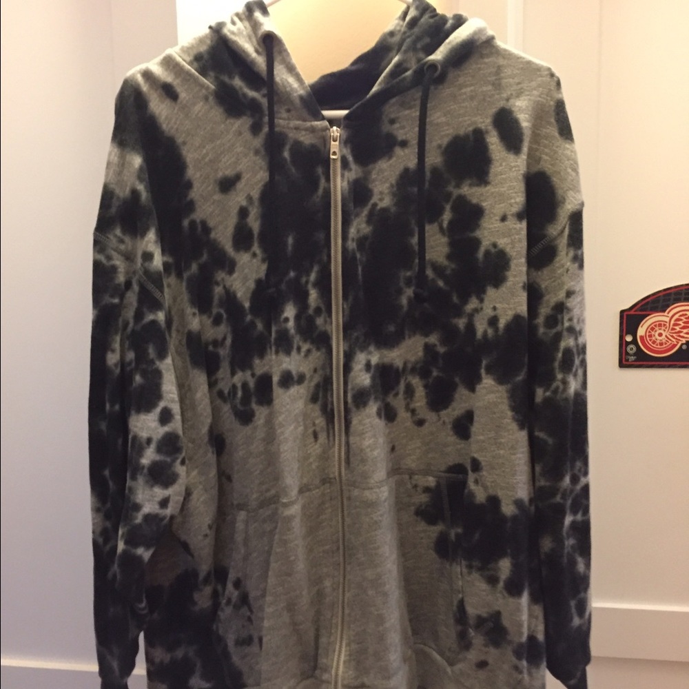 BDG pullover
