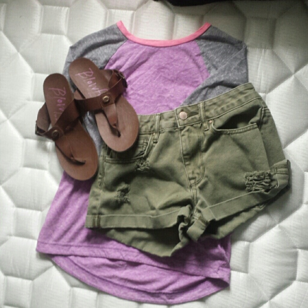 Worn a couple times slip-on sandals!!!