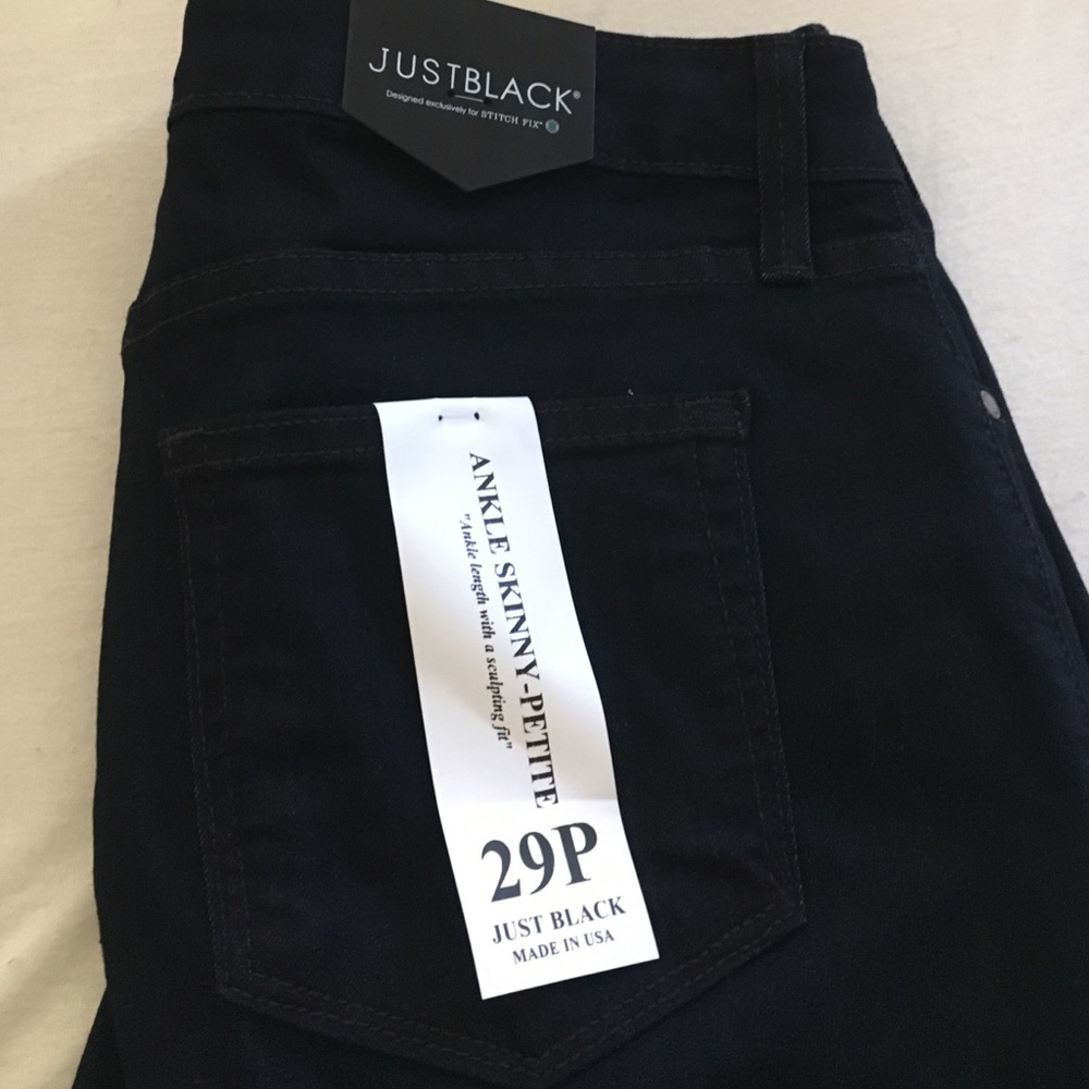 NWT!! Black stretchy jeans!
