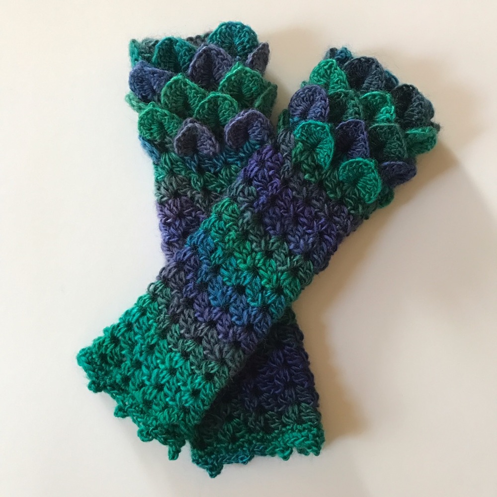 Fingerless Gloves Dragon Themed