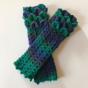 Fingerless Gloves Dragon Themed