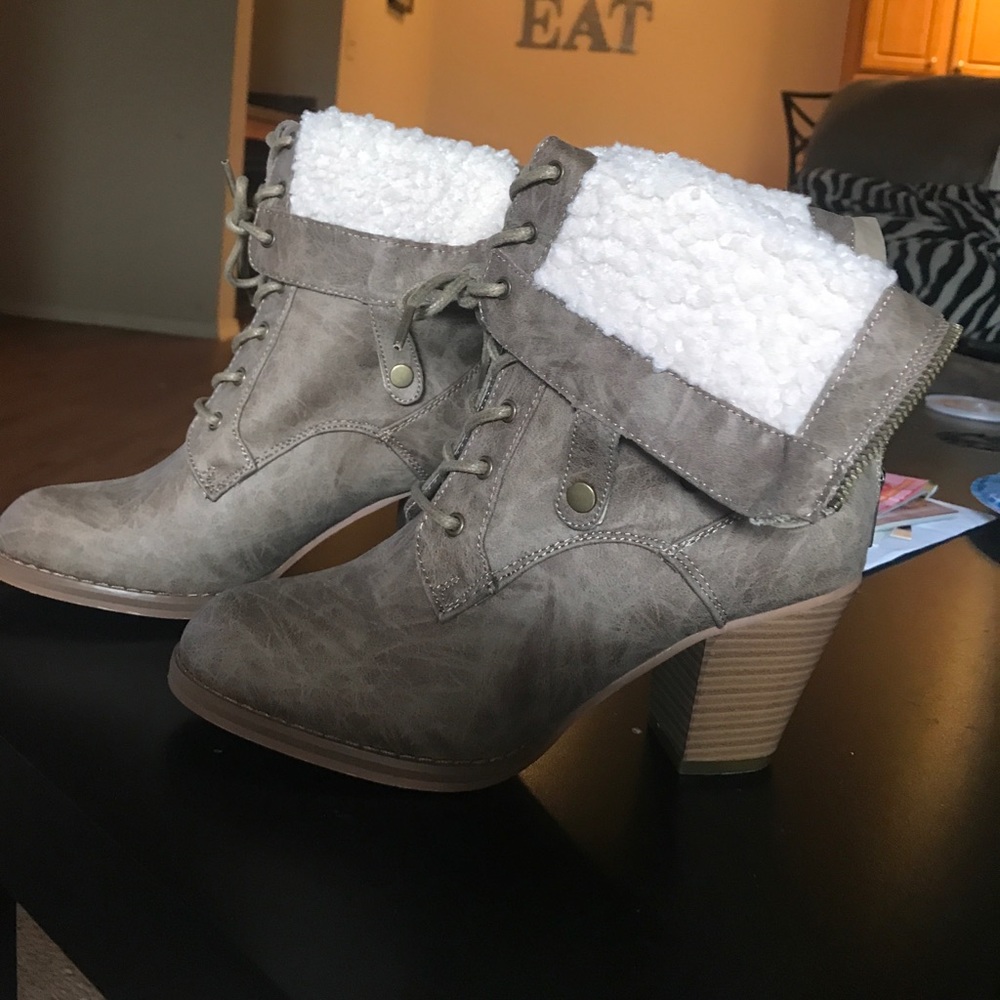 Lace up chunk heel bootie