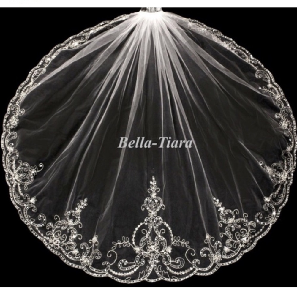 Royal Vintage Crystal Beaded Wedding Veil