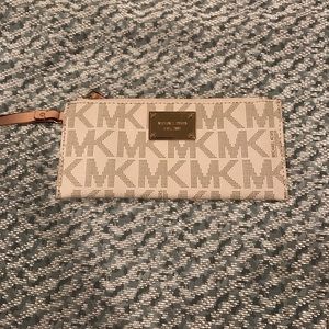 Michael Kors Wristlet
