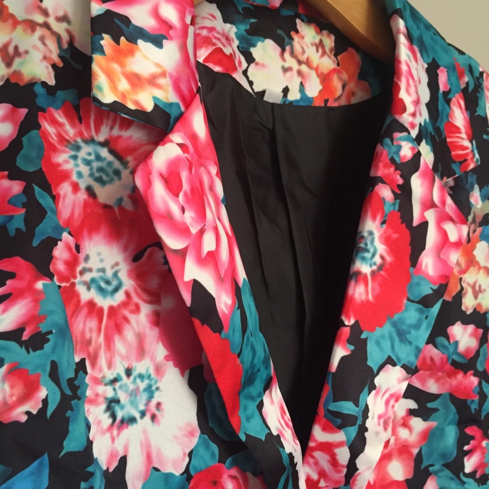 Pop of Color Statement Blazer!