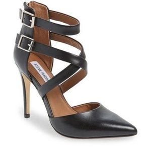 Gorgeous Steve Madden black pumps
