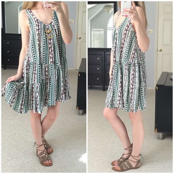 LAST ITEM▫Green Boho Print Flyaway Trapeze Tunic - Picture 4 of 6