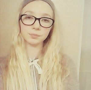 Meet your Posher, Caitlyn