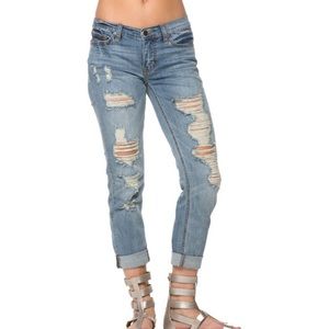 Gap size 6 destroyed boyfriend Jean