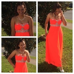 peach/orange strapless prom dress